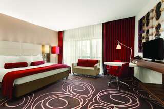 Отель Hotel Ramada Pitesti Питешти Представительский номер с кроватью размера «queen-size»-2